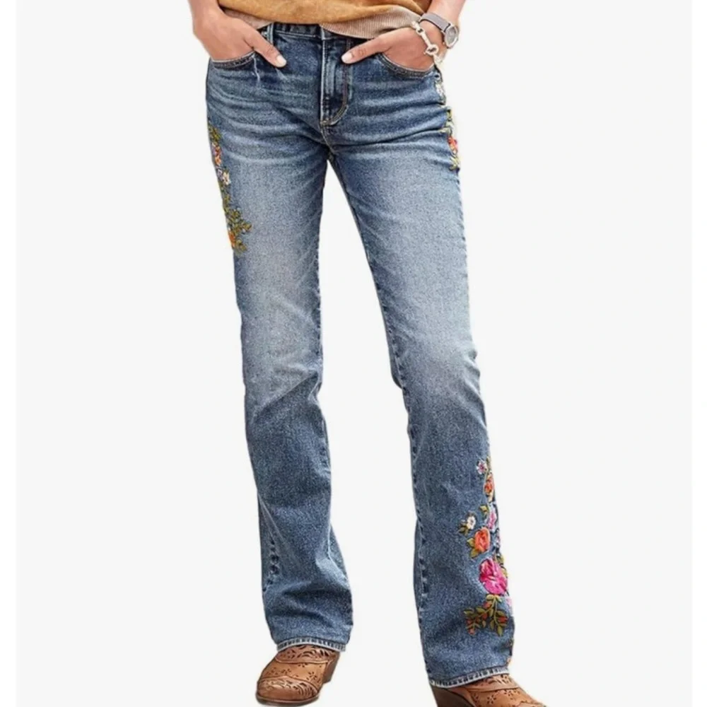 NWT Flamingals Floral Embroidered Boot Cut Jeans - Size: Large - Picture 9 of 13